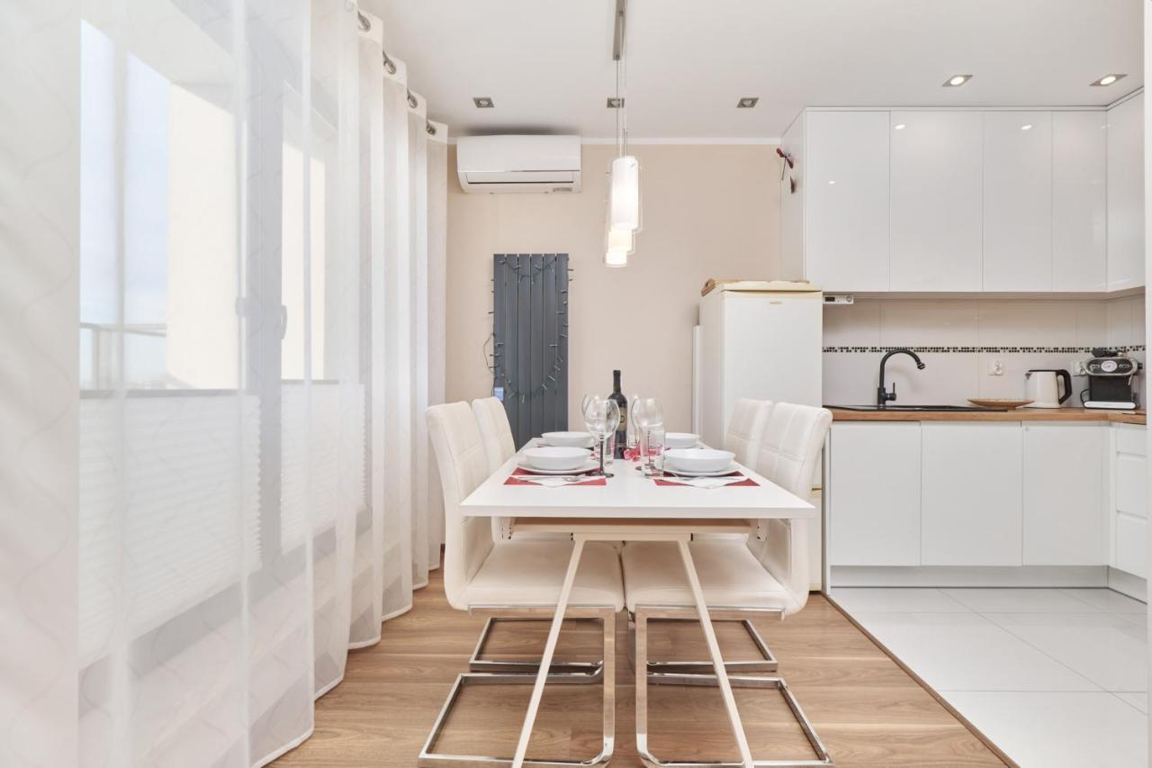 Apartment Wroclaw Krakowska With Balcony And Free Garage By Noclegi Renters Exteriér fotografie