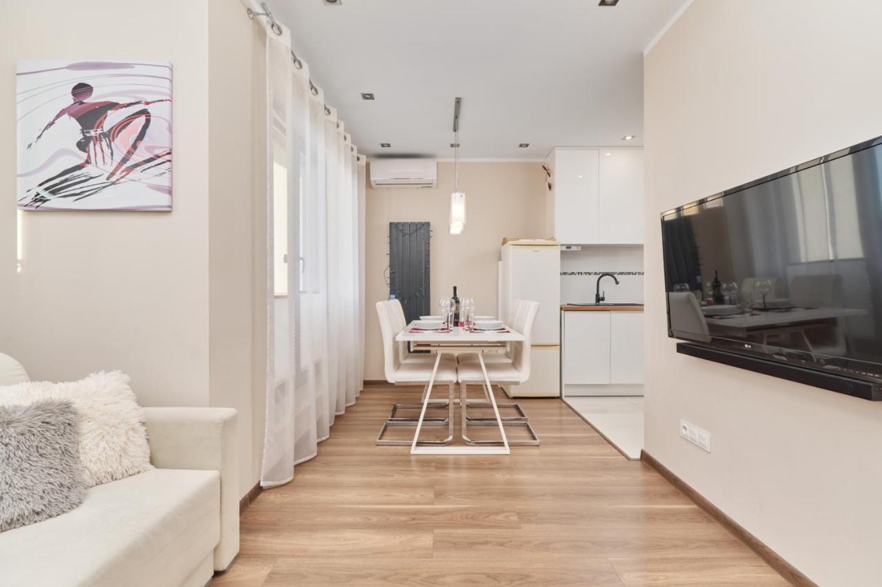 Apartment Wroclaw Krakowska With Balcony And Free Garage By Noclegi Renters Exteriér fotografie