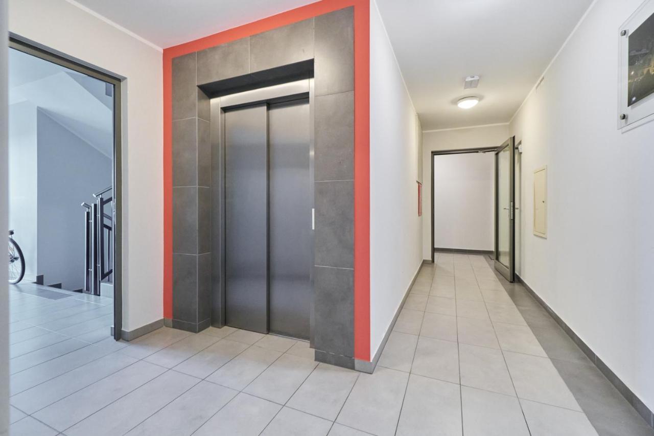 Apartment Wroclaw Krakowska With Balcony And Free Garage By Noclegi Renters Exteriér fotografie