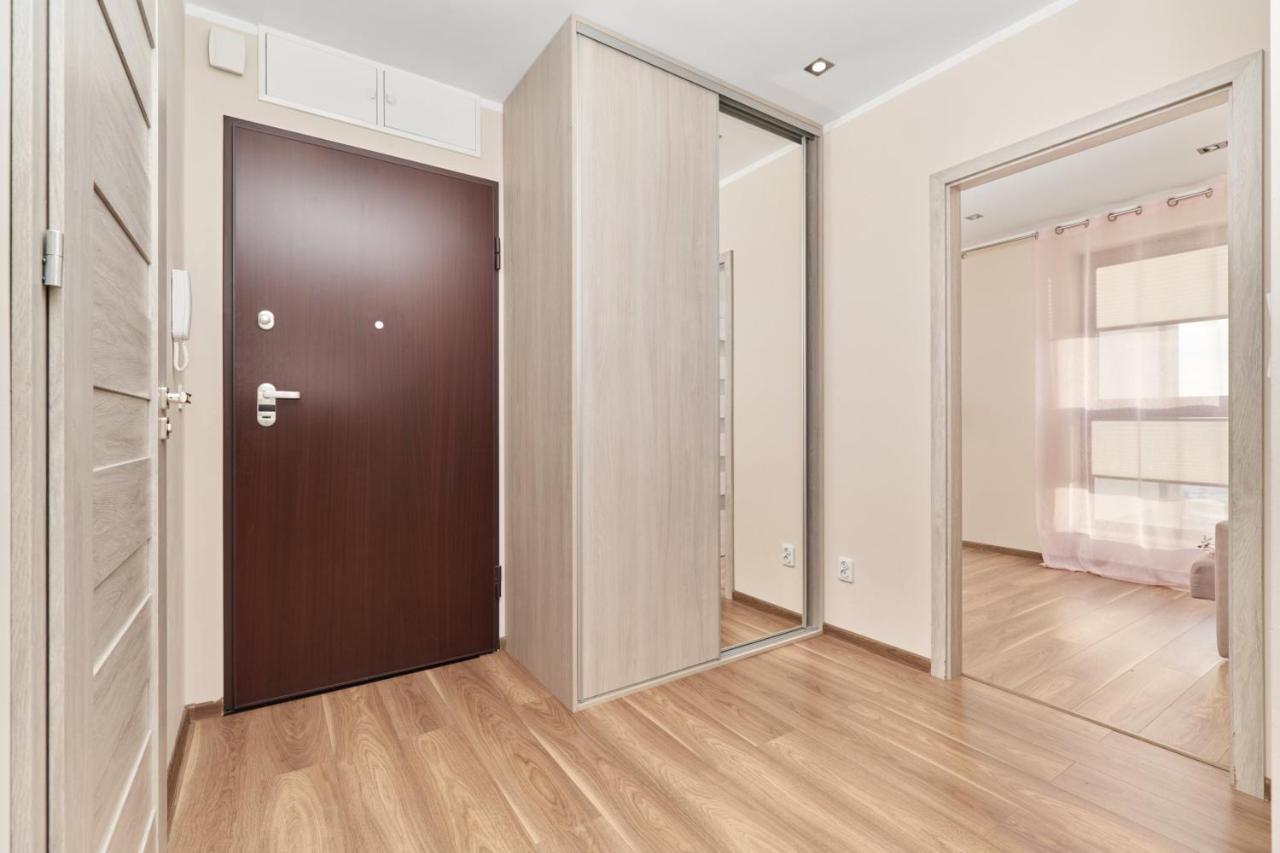 Apartment Wroclaw Krakowska With Balcony And Free Garage By Noclegi Renters Exteriér fotografie